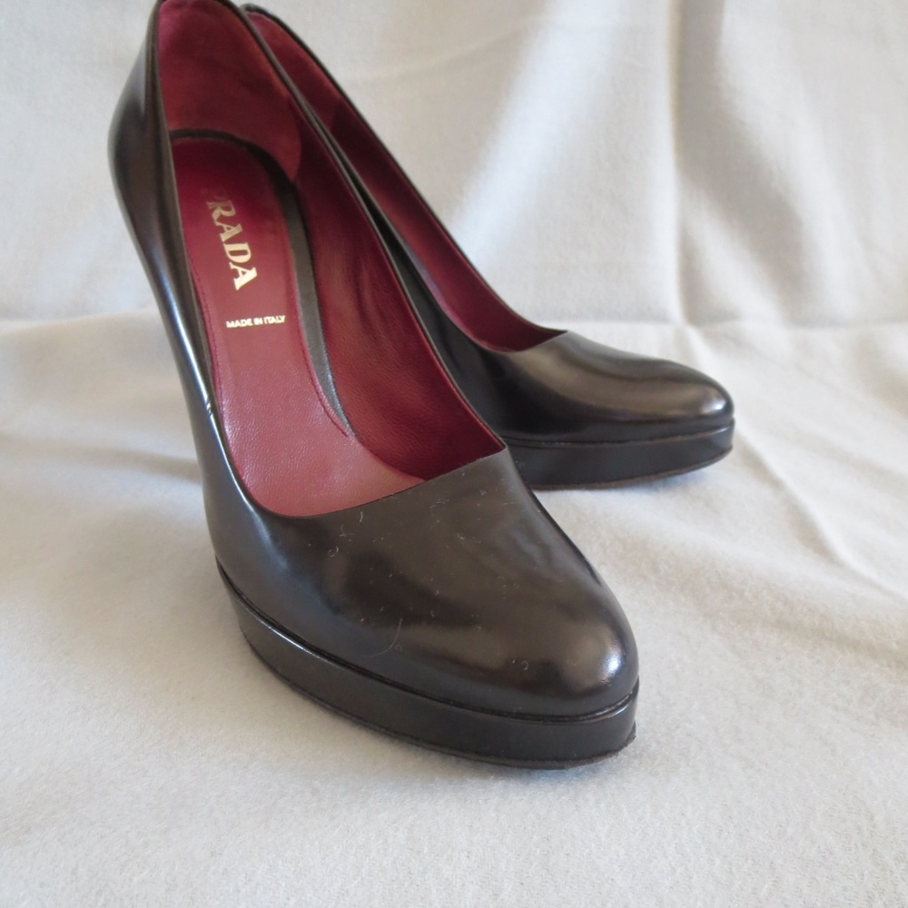 Prada High-Gloss Leather Platform Pumps SZ 38.5 - Picture 3 of 7